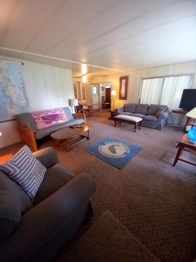 Stegbone'S Fish Camp And Resort Satsuma Extérieur photo