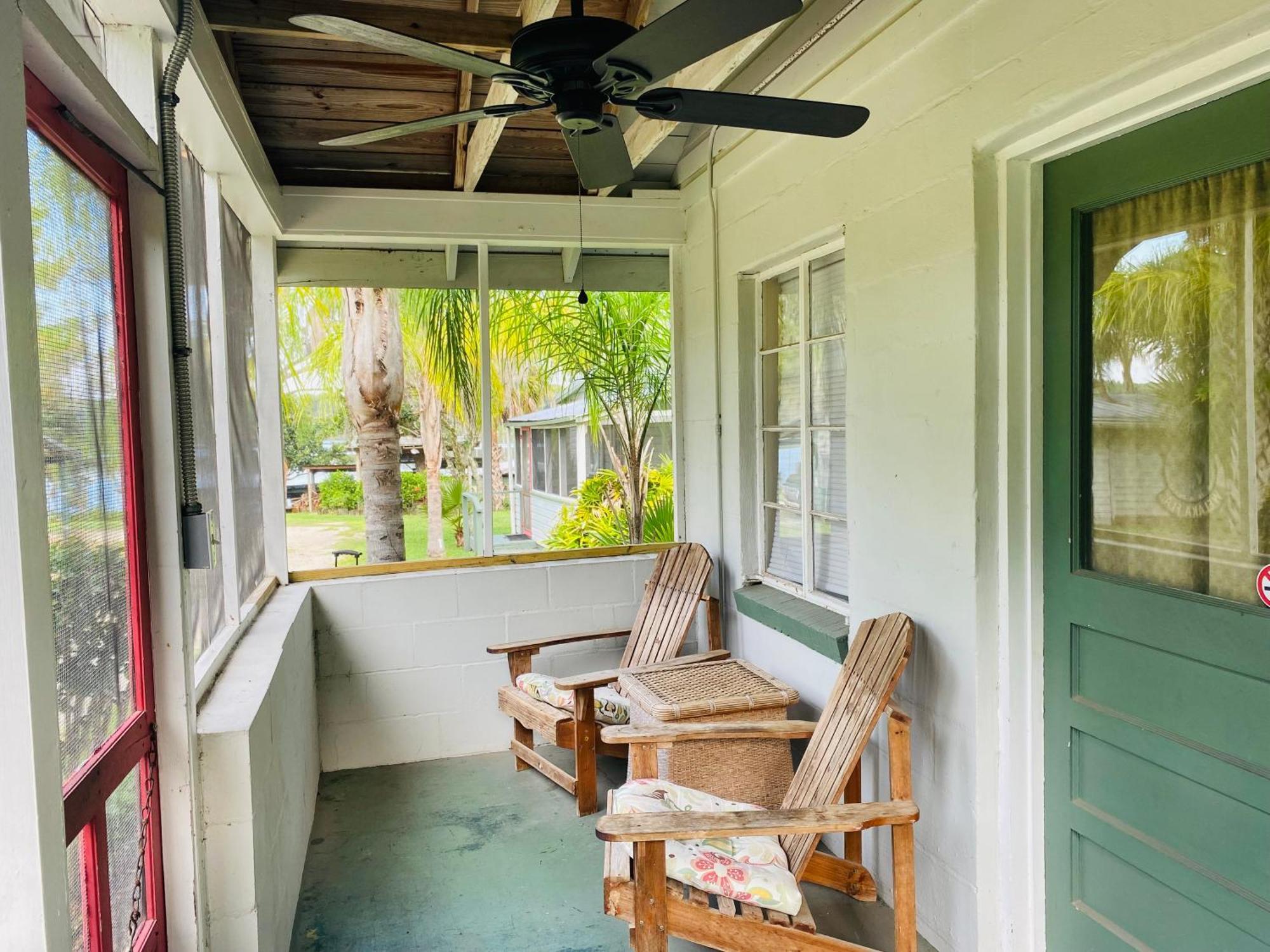 Stegbone'S Fish Camp And Resort Satsuma Extérieur photo